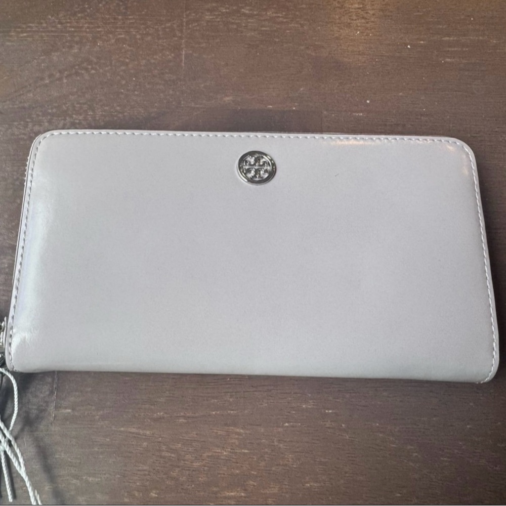 NWT ROBINSON SPAZZOLATO ZIP CONTINENTAL WALLET - Tory Burch